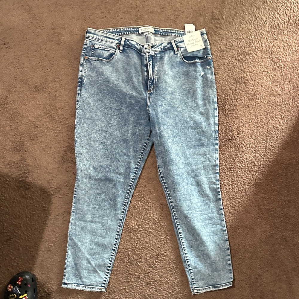 Abercrombie & Fitch Light Blue Ankle Jeans